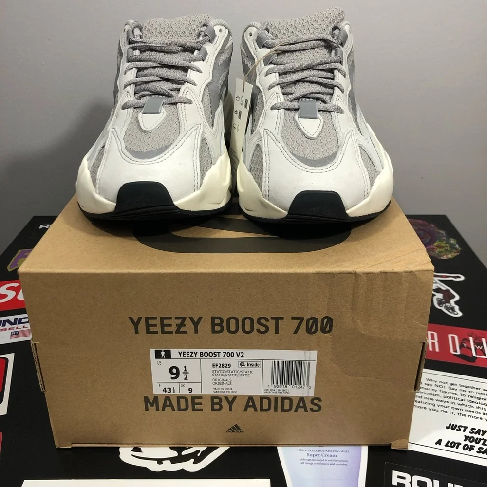 Yeezy Boost 700 V2 Static - Picture 3 of 10